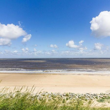 Superb Caravan With Decking Nearby Scratby Beach In Norfolk Ref 50030H Грейт-Ярмут Экстерьер фото