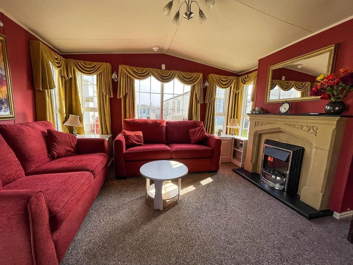 Superb Caravan With Decking Nearby Scratby Beach In Norfolk Ref 50030H Грейт-Ярмут Экстерьер фото
