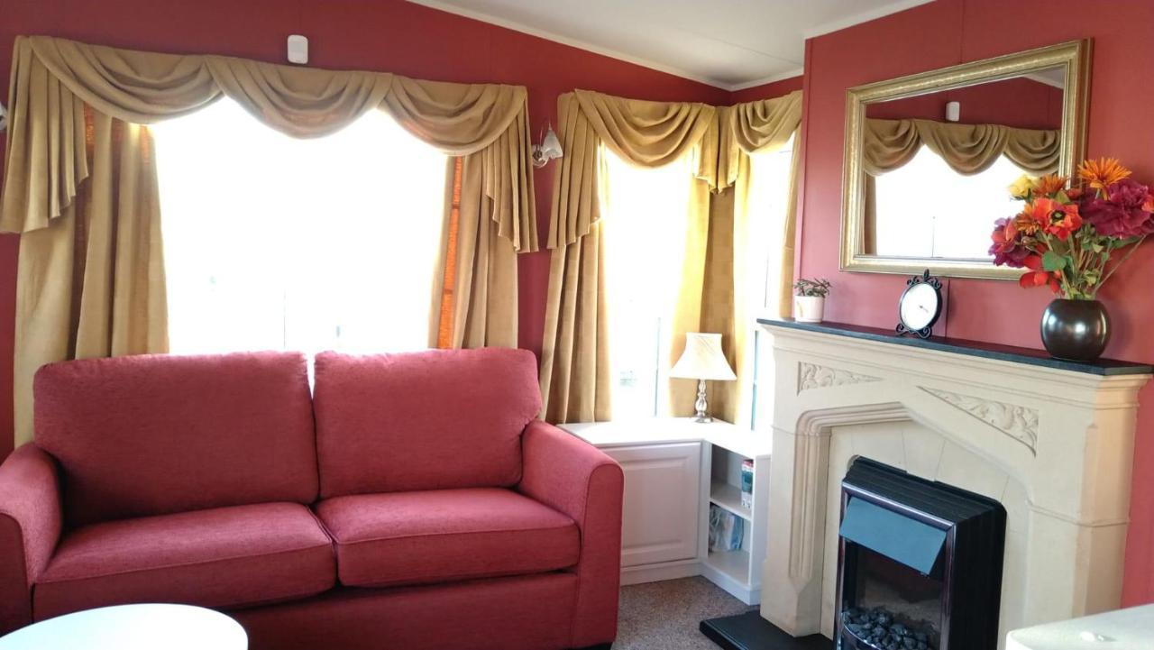 Superb Caravan With Decking Nearby Scratby Beach In Norfolk Ref 50030H Грейт-Ярмут Номер фото