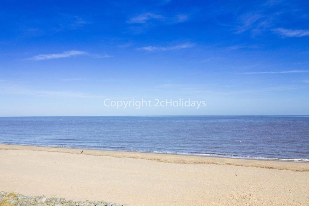 Superb Caravan With Decking Nearby Scratby Beach In Norfolk Ref 50030H Грейт-Ярмут Экстерьер фото